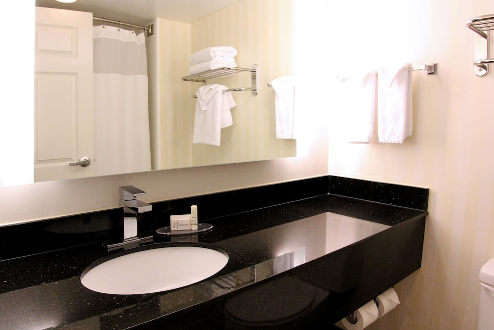Fairfield by Marriott Inn & Suites Charleston Airport Convention Center - photo 28