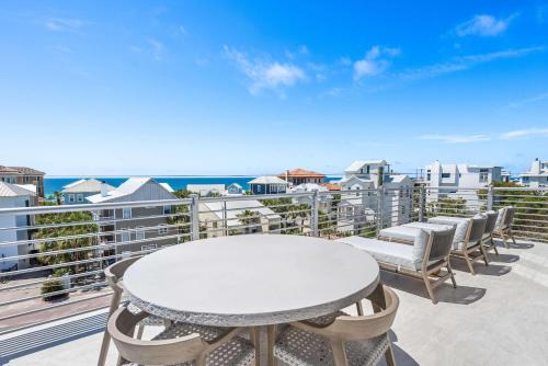 30A Sunset - carbon neutral hotel in Unknown City