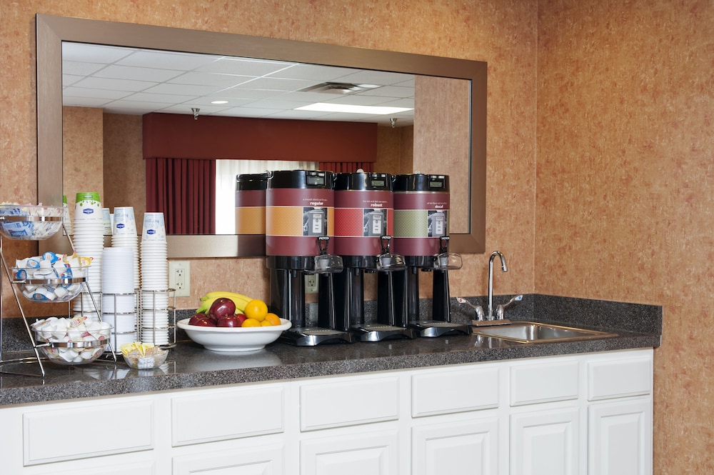 Hampton Inn & Suites Cleveland Southeast Streetsboro - photo 20
