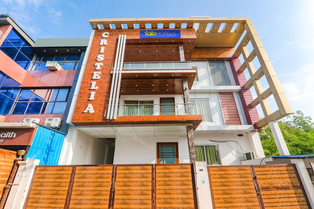 Fabhotel The Crestelia - last minute hotel in Lucknow