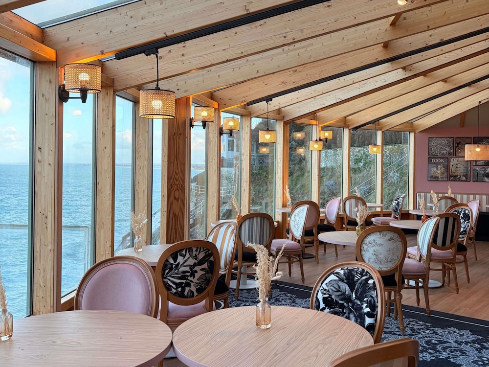 Mercure Granville Le Grand Large — 4-Star Luxury Hotel in Granville, France