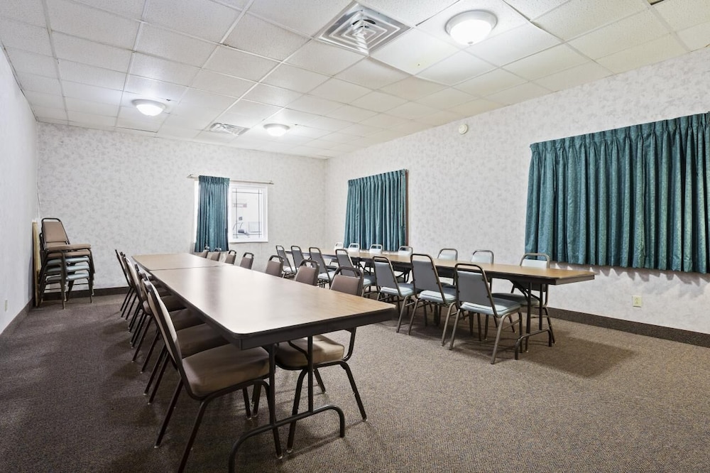 Super 8 by Wyndham Parsons - photo 31
