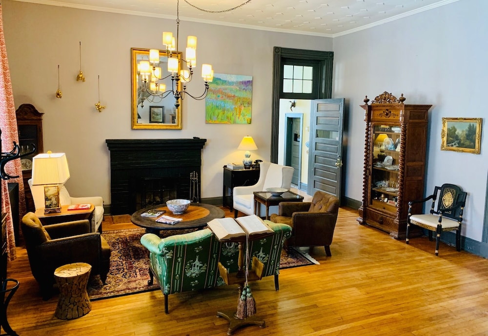 The Inn At Warm Springs - photo 2