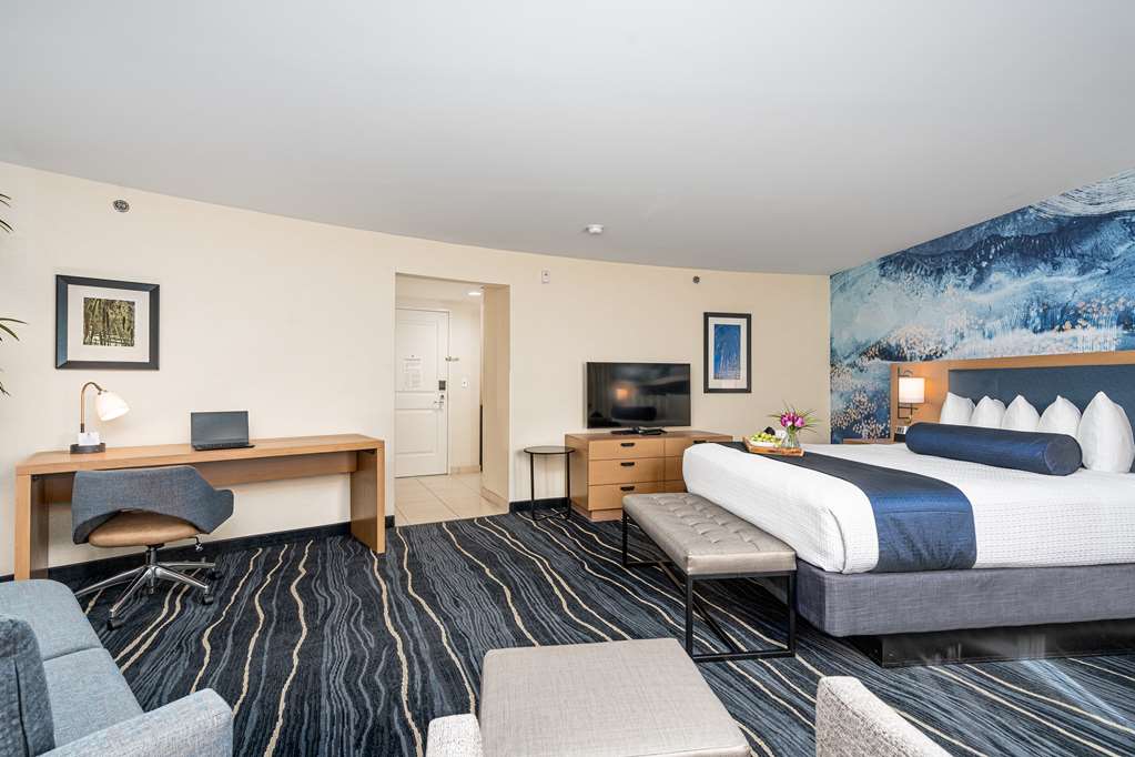 Best Western Plus Marina Gateway Hotel - photo 27