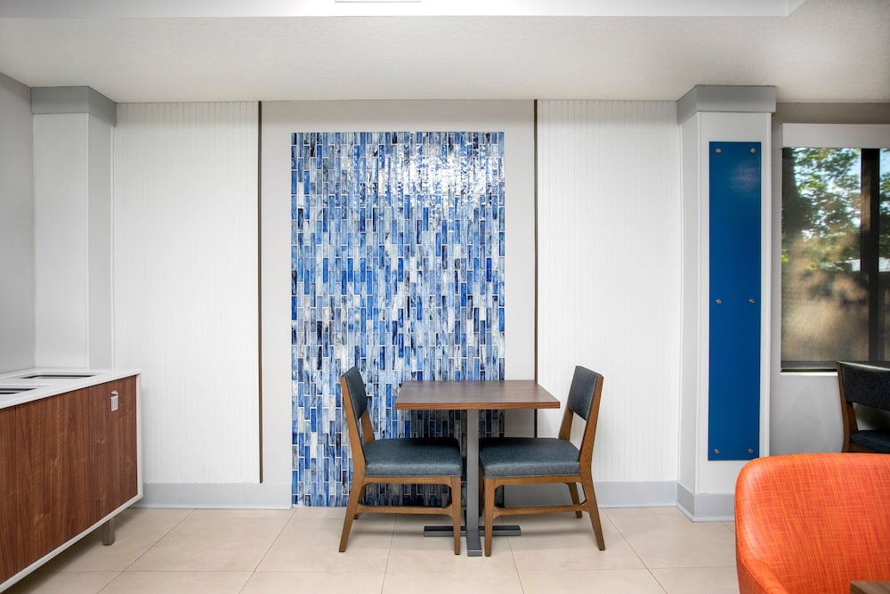 Holiday Inn Express & Suites Jacksonville Atlantic Beach by IHG - photo 35