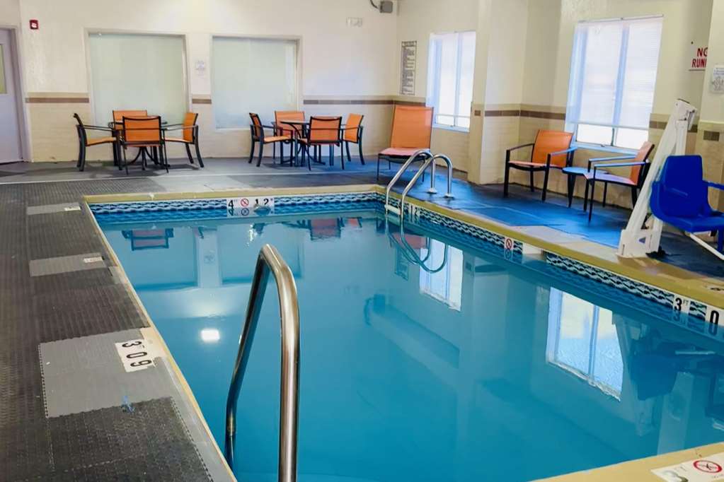 Clarion Pointe Albemarle - photo 34
