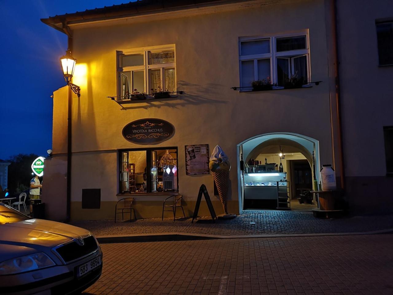 Ubytovani U Alfonse Muchy in Mikulov, Czech Republic