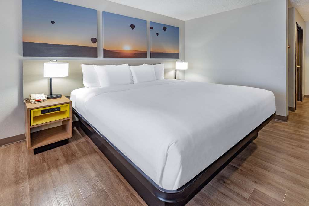 Days Inn by Wyndham Bernalillo - photo 11