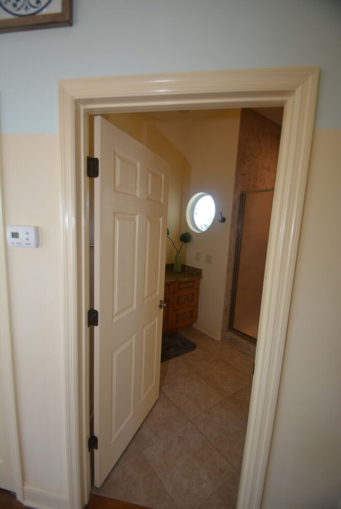 Ocean View Paradise Steps away from the Beach Will Accommodate Up To 10 People including 1 3 Fa - photo 40