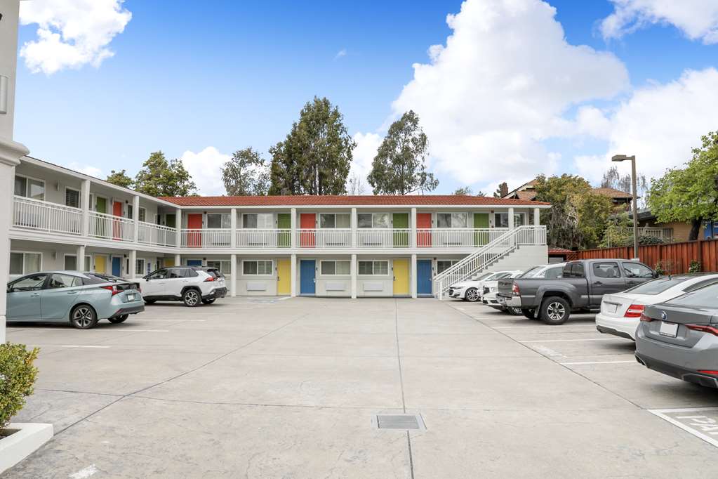 Signature Inn Berkeley - photo 8