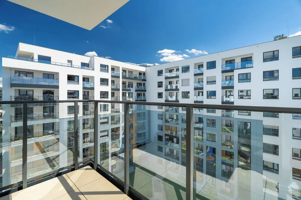 Apartament w Zielonej Okolicy Poznania z Parkingiem by Noclegi Renters — 4-Star Luxury Hotel in Poznan, Poland