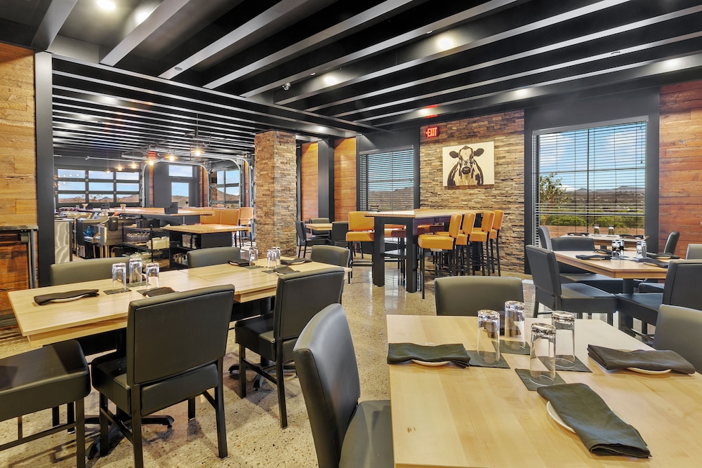 Cobblestone Hotel & Suites Wickenburg - photo 57