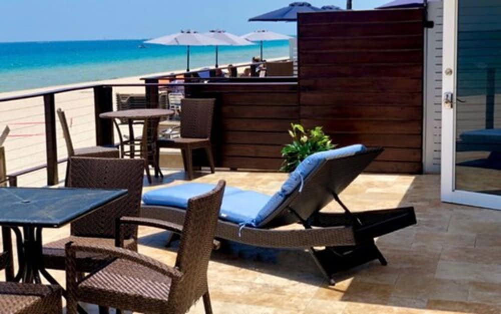Sun Tower Hotel & Suites on the Beach - photo 6
