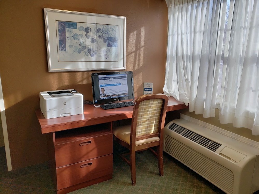 Microtel Inn & Suites by Wyndham Dover - photo 44