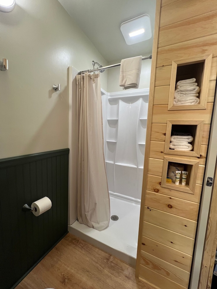 Cedars Motel - photo 18