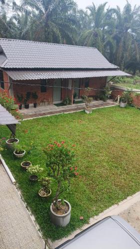 Bang Brahim Roomstay — hotel in Parit Raja