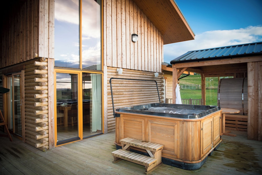 Blue Sky Lodges. Atlas & Aurae in Nairn, United Kingdom