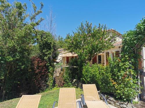 1832 La RabassiA re GArte — 4-Star Luxury Hotel in Malaucene, France
