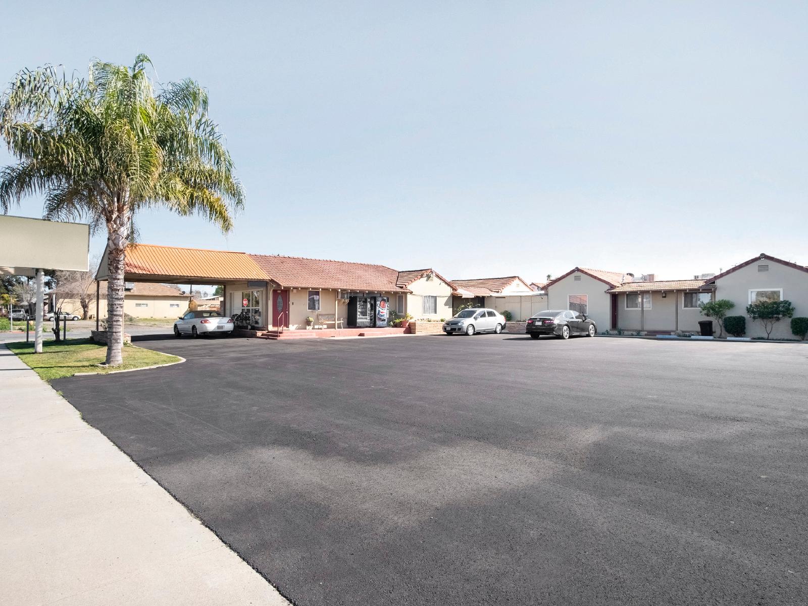 Coalinga Motel - photo 2