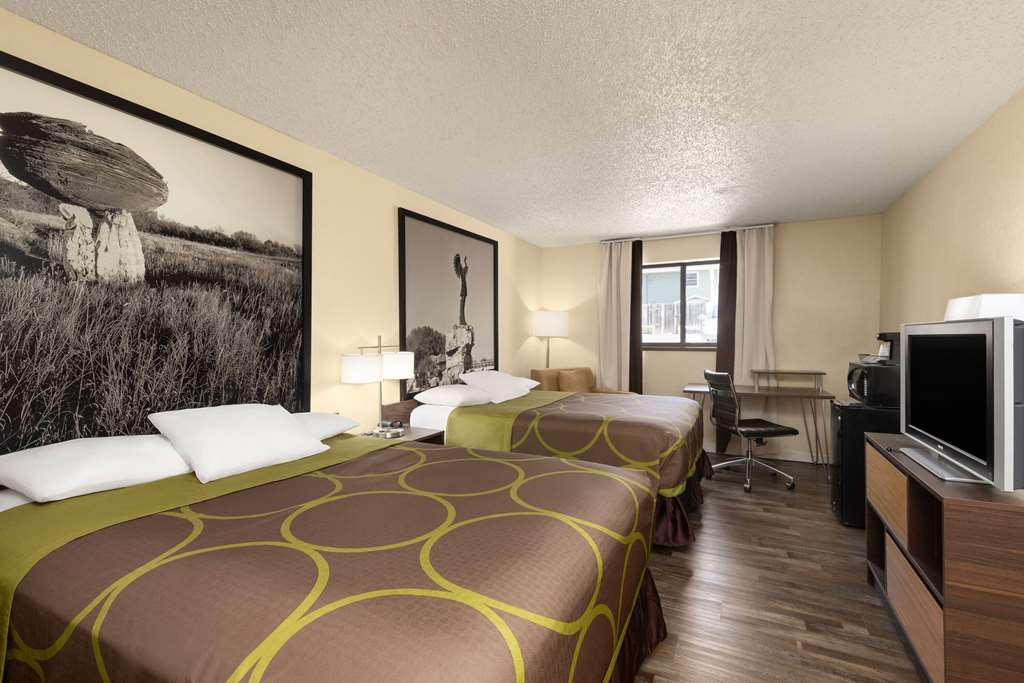 Super 8 by Wyndham Dodge City - photo 20
