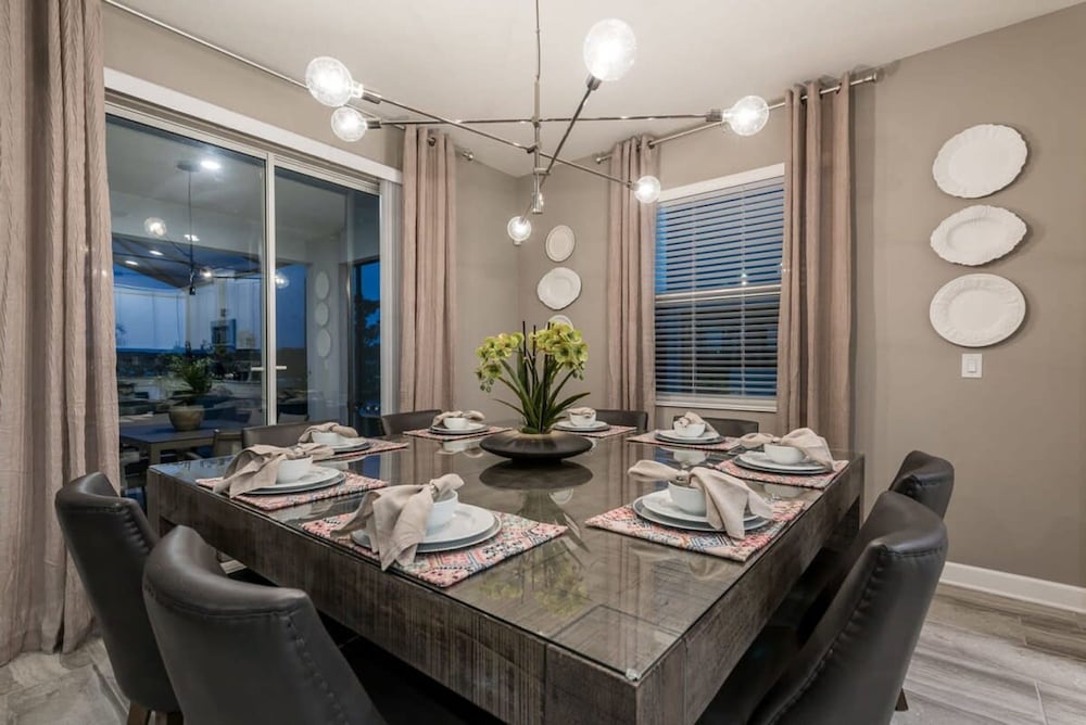 Chic Luxury Haven Unforgettable Retreat - photo 38