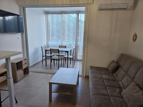 Grande Motte Studio Cabine Parking Clim Plage 500m - last minute hotel in Unknown City
