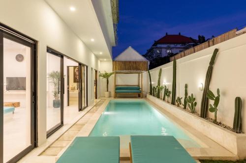 Aaryan Villa 1 — 4-Star Luxury Hotel in Seminyak, Indonesia