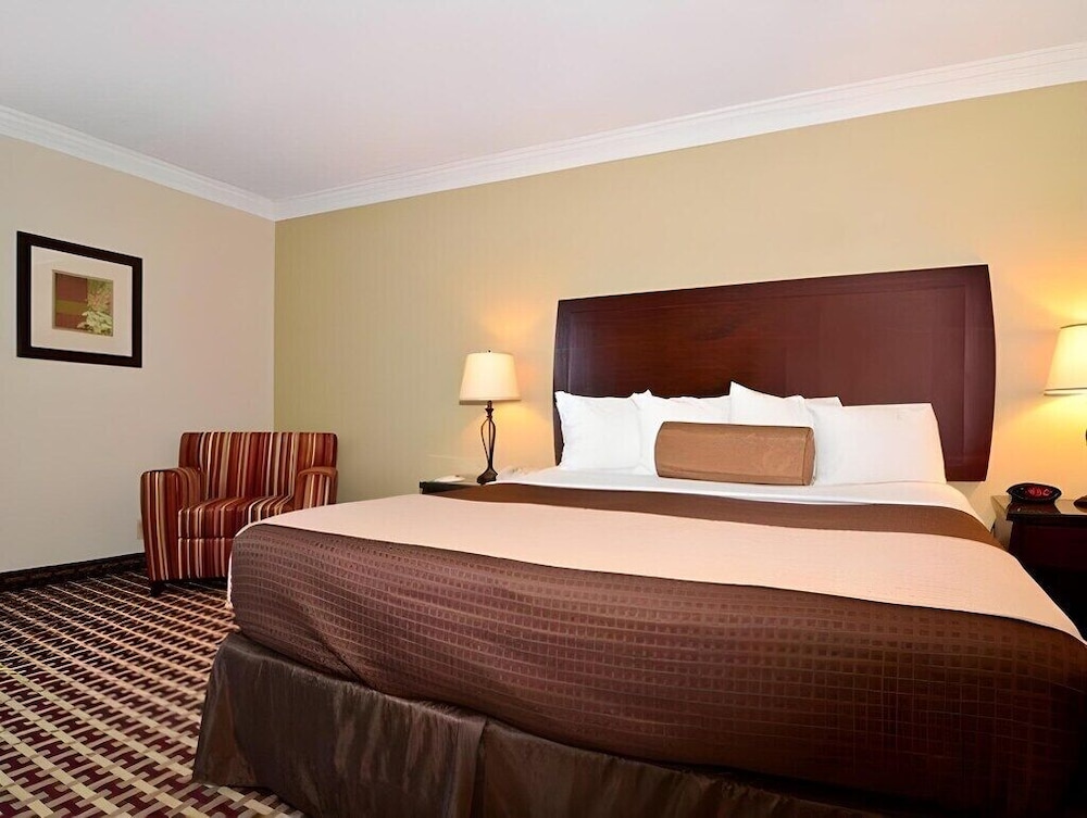 Days Inn & Suites by Wyndham Johnson City - photo 11