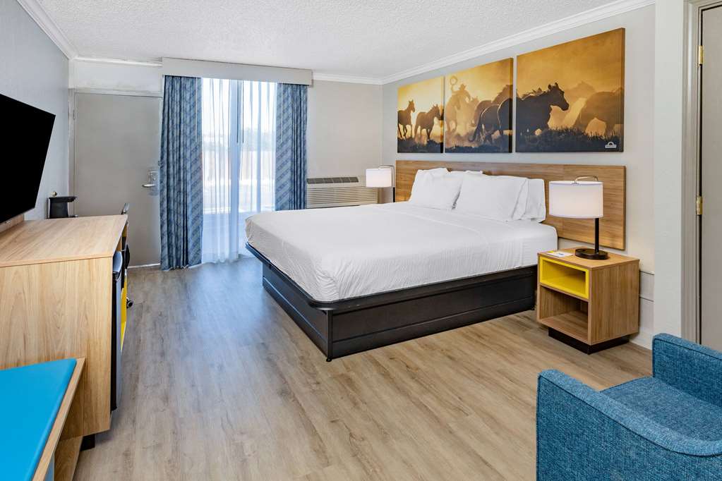 Days Inn by Wyndham Del Rio - photo 34