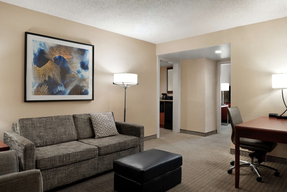 Embassy Suites by Hilton Cincinnati RiverCenter - photo 22