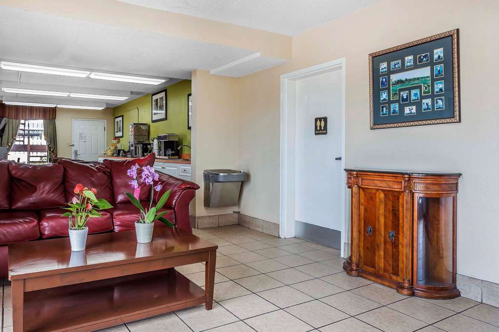Rodeway Inn Augusta South - photo 4