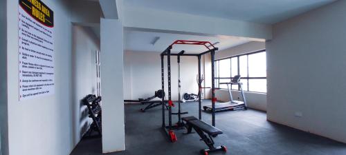 305 Budget Studio SQ Gym Pool Office Lounge