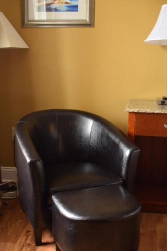 Atkinson Inn & Suites - photo 25