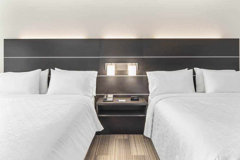 Holiday Inn Express & Suites Hardeeville Hilton Head by IHG - photo 16
