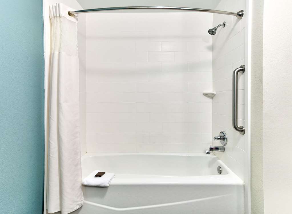 Wingate by Wyndham Longview North - photo 26