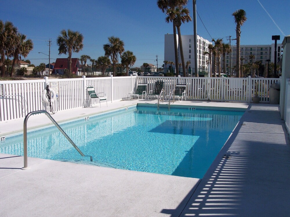 Emerald Towers West 3007 by RedAwning - photo 40