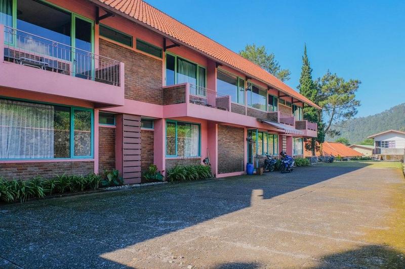 RedDoorz Syariah near Kopeng Treetop Adventure in Salatiga, Indonesia