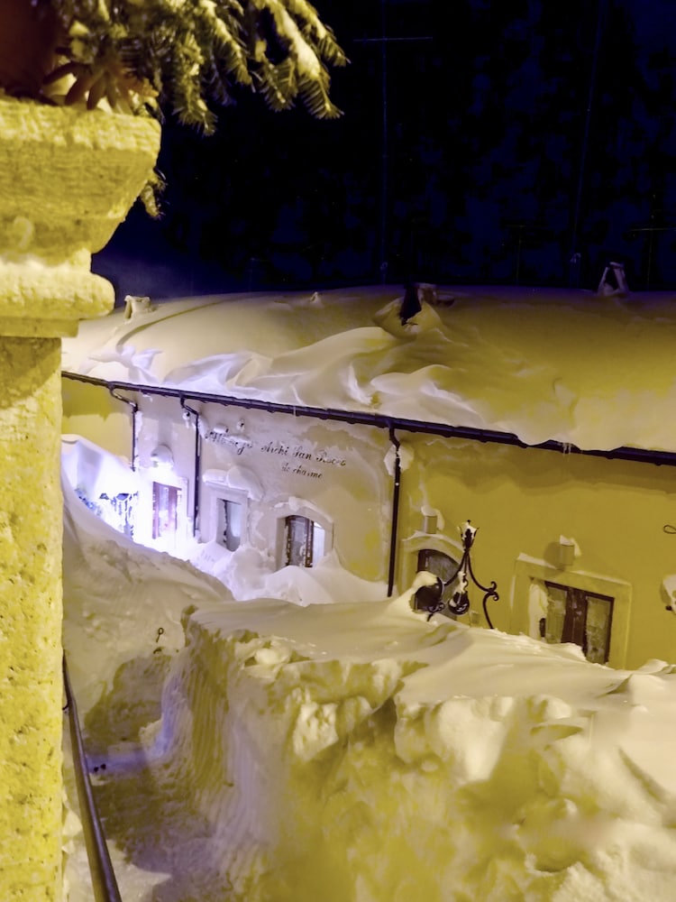 Archi del Sole & San Rocco in Pescocostanzo, Italy