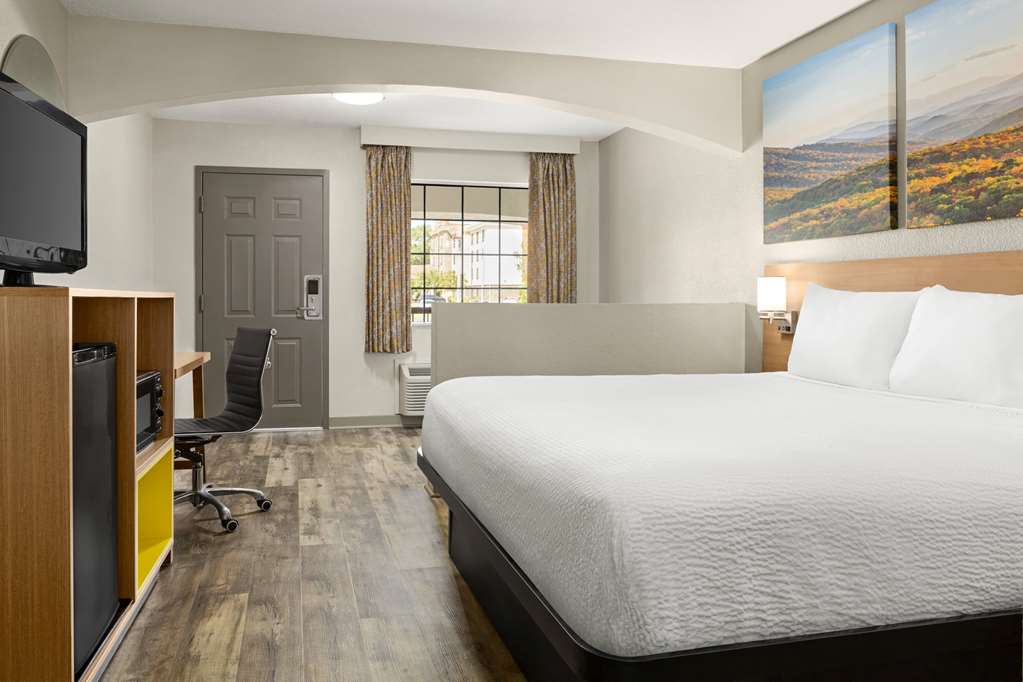 Days Inn by Wyndham Fulton - photo 16
