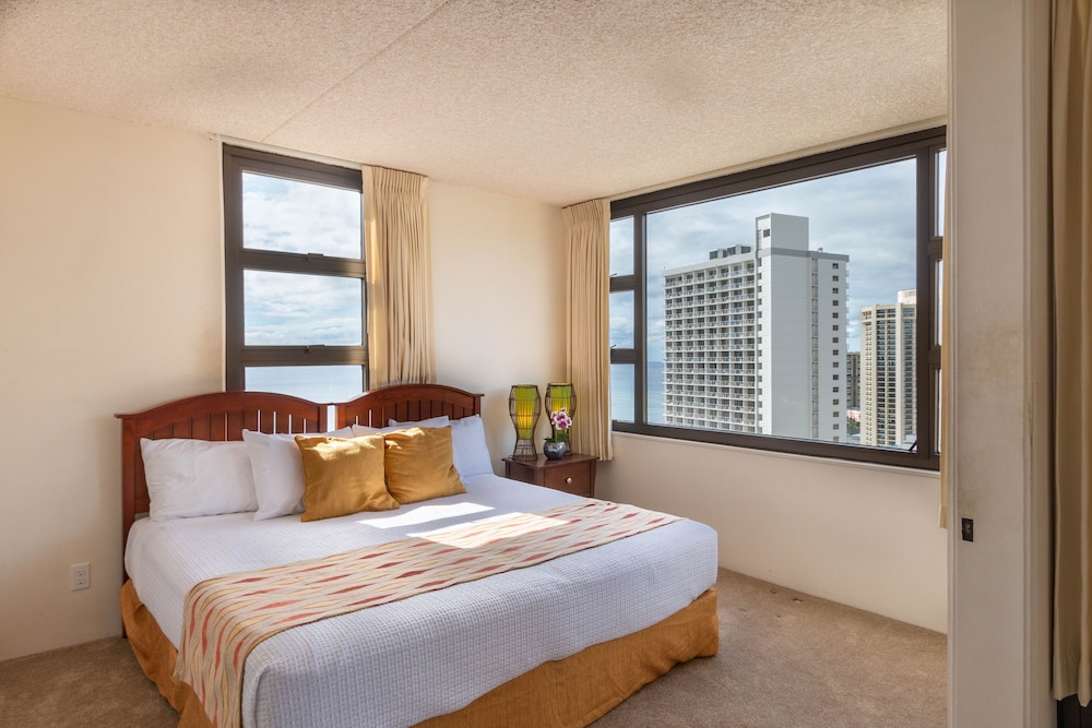 Waikiki Banyan Condo Located One Block From Waikiki Beach by Koko Resort Vacation Rentals - photo 13