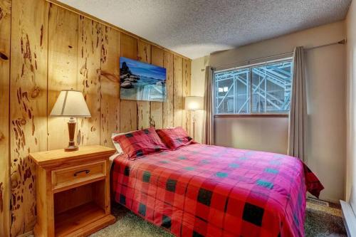 Spacious Lakeview Heavenly Mountain Escape