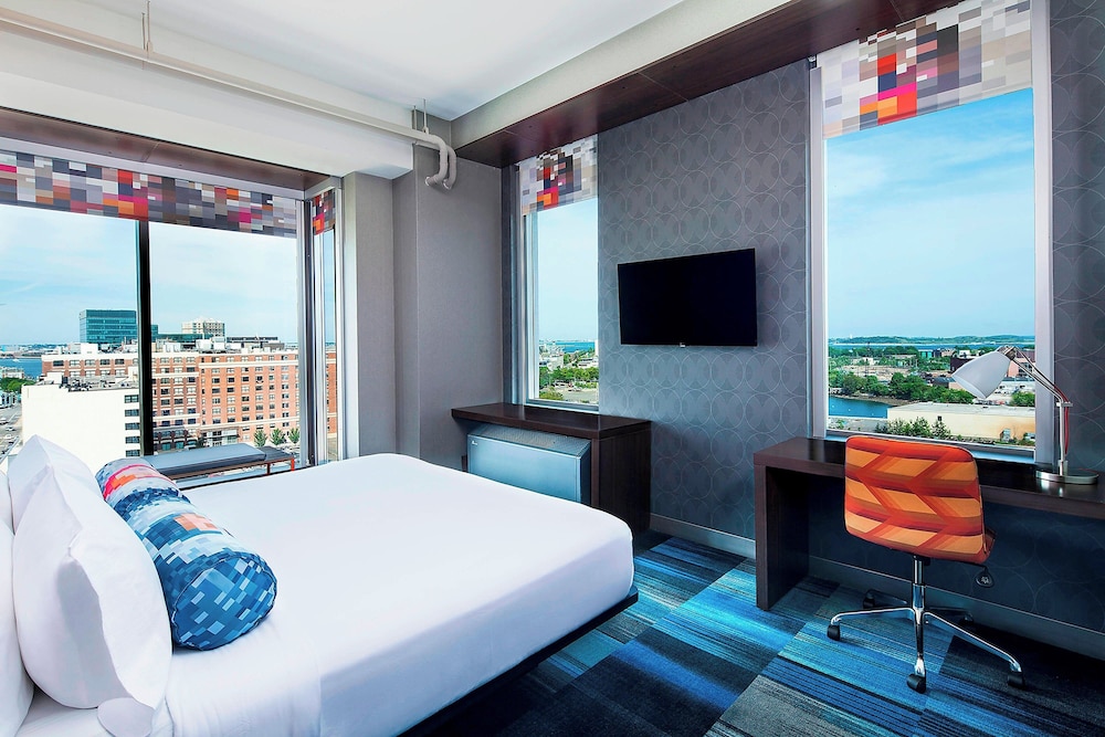 Aloft by Marriott Boston Seaport District - photo 6