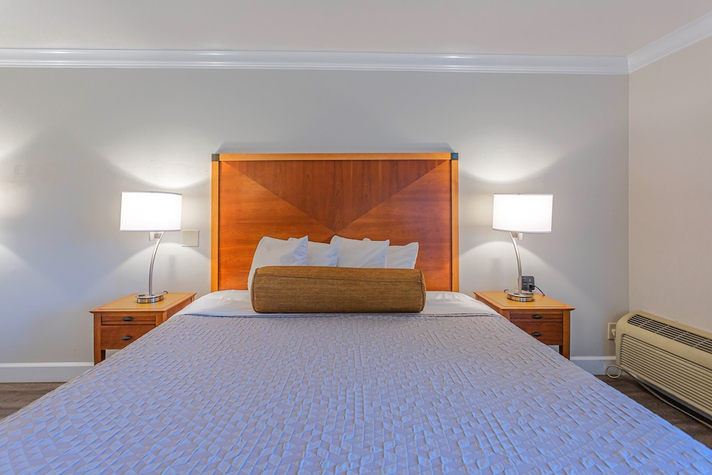 Aloha Inn in Arroyo Grande, United States