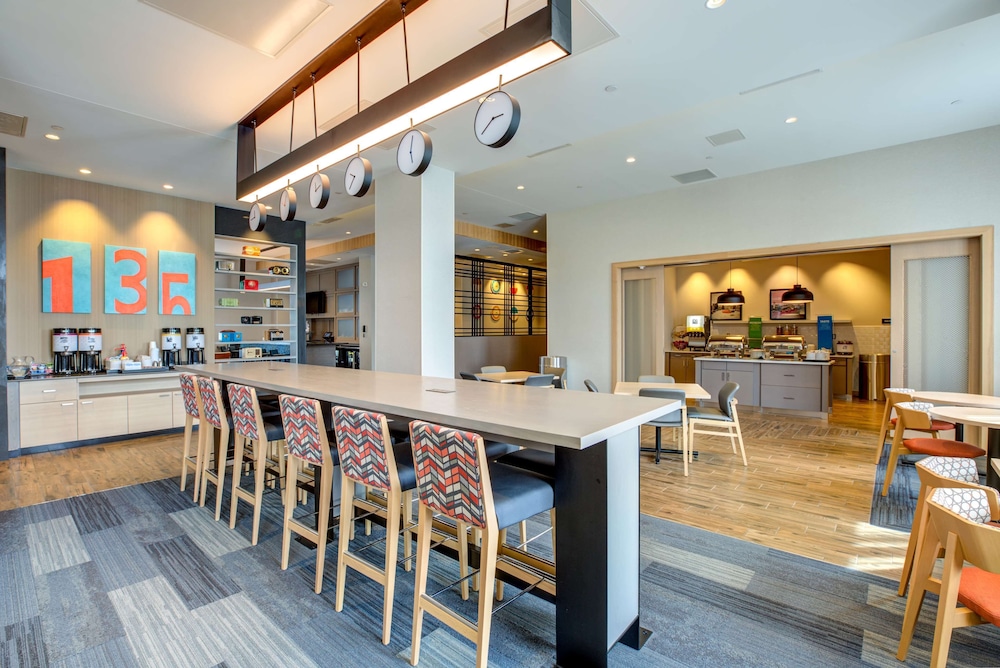 Hampton Inn & Suites Boston Waltham - photo 29