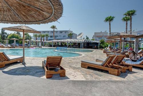 Evripides triple room 2 — 4-Star Luxury Hotel in Kardamaina, Greece