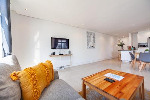 Modern Beachfront 2 bed 2 bath 143 Eden Big Bay