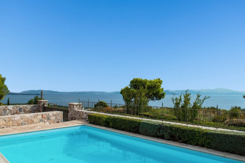 Villa Kalida Stunning Seaview and Relax — 4-Star Luxury Hotel in Marathonas, Greece