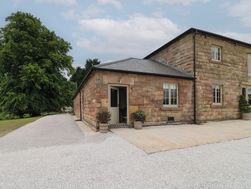 Alder Cottage Fold Yards — 4-Star Luxury Hotel in Belper, United Kingdom