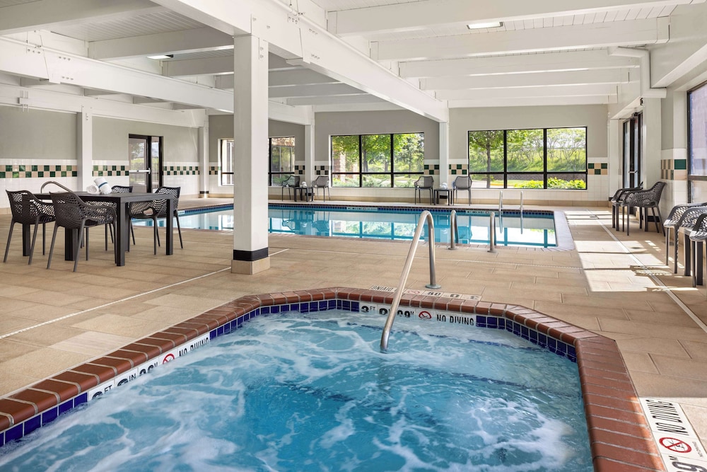 Hampton Inn Minneapolis NW Maple Grove - photo 21
