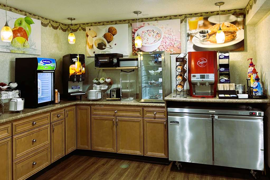 Econo Lodge Grand Forks near University - photo 23